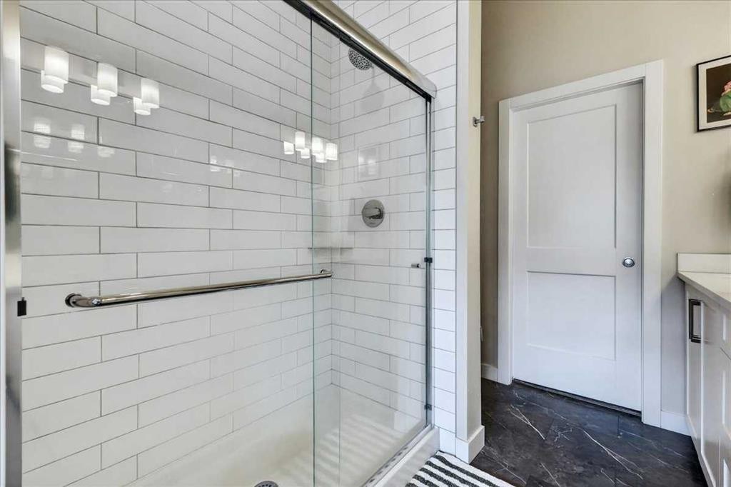 1066 Creekside Boulevard Sw, Calgary, AB - Indoor Photo Showing Bathroom