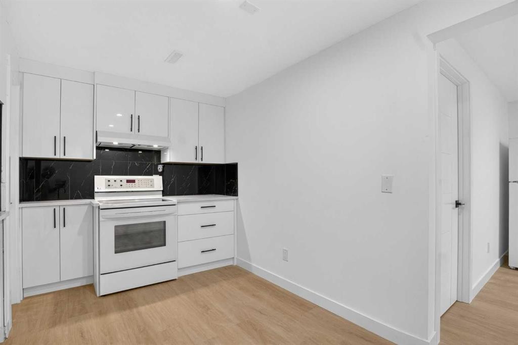 304 Beddington Circle Ne, Calgary, AB - Indoor Photo Showing Kitchen