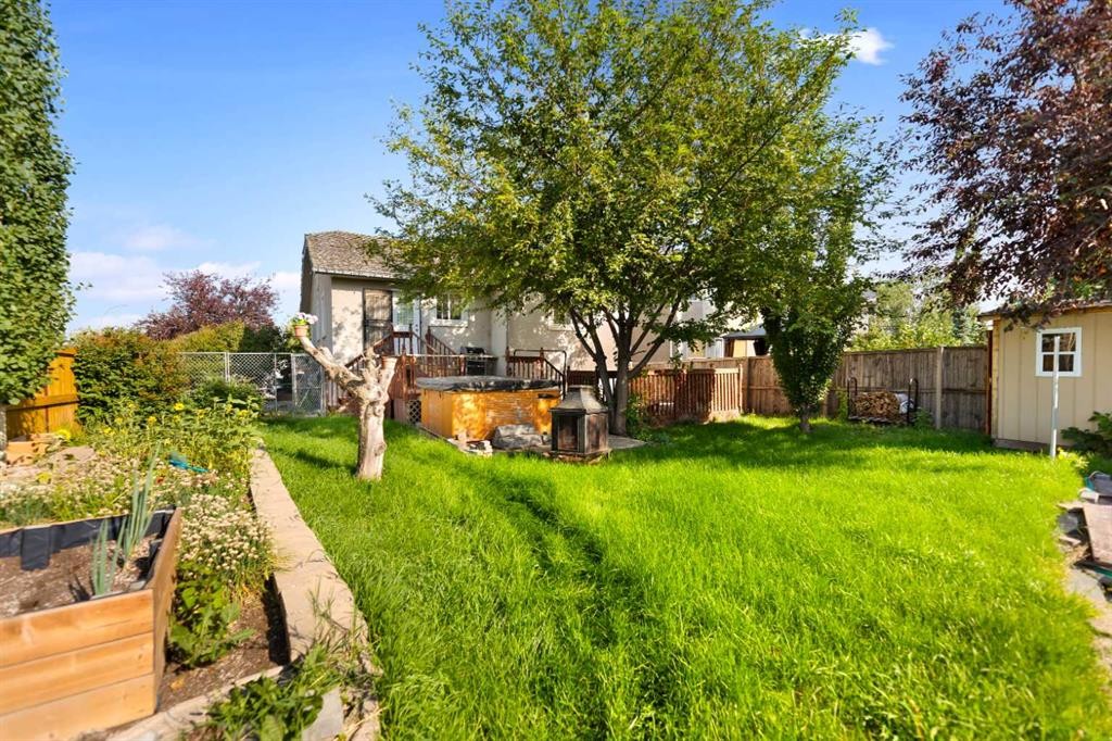 434 Harvest Grove Place Ne, Calgary, AB - Outdoor