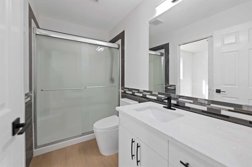 434 Harvest Grove Place Ne, Calgary, AB - Indoor Photo Showing Bathroom
