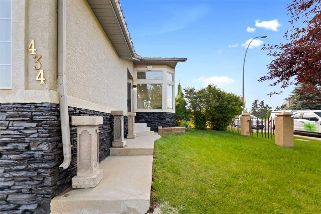 434 Harvest Grove Place Ne, Calgary, AB - Outdoor