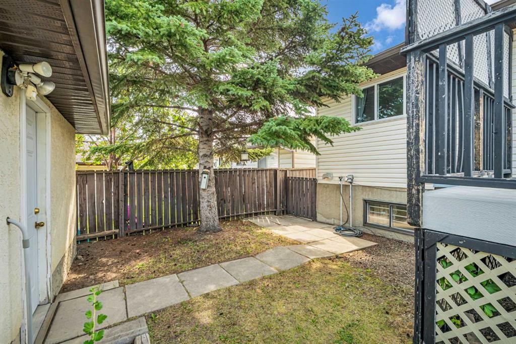 6716 37 Avenue Ne, Calgary, AB - Outdoor With Exterior