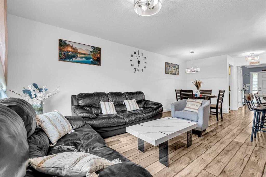 1444 Legacy Circle Se, Calgary, AB - Indoor Photo Showing Living Room