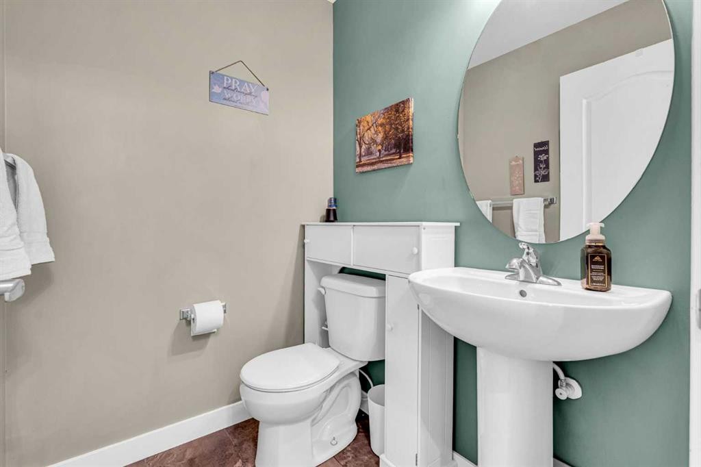 1444 Legacy Circle Se, Calgary, AB - Indoor Photo Showing Bathroom