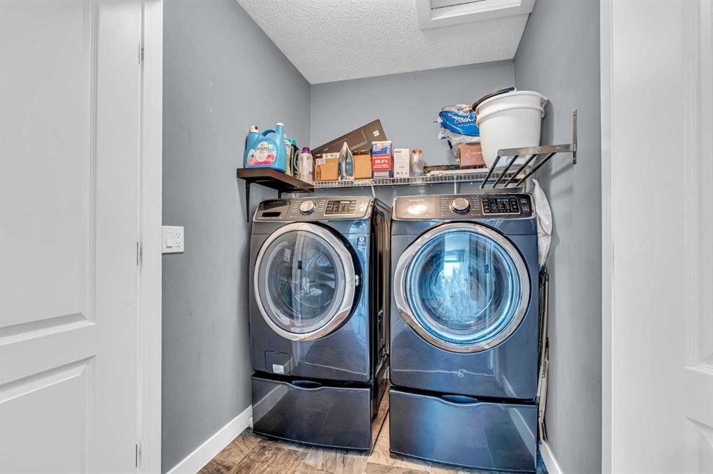 1444 Legacy Circle Se, Calgary, AB - Indoor Photo Showing Laundry Room