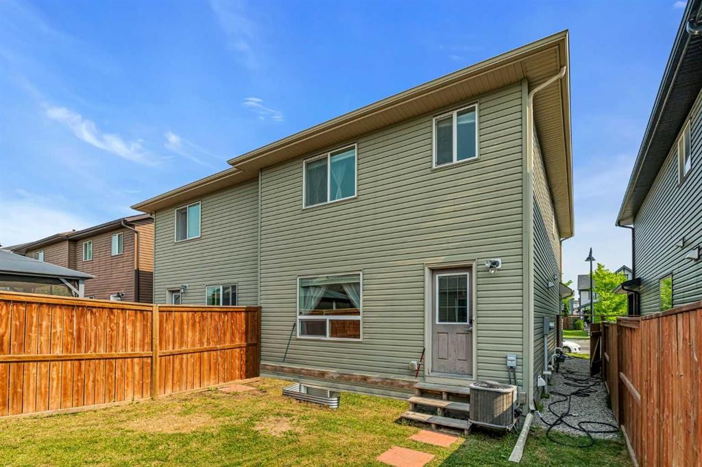 1444 Legacy Circle Se, Calgary, AB - Outdoor With Exterior