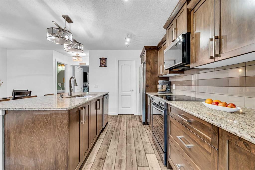 1444 Legacy Circle Se, Calgary, AB - Indoor Photo Showing Kitchen