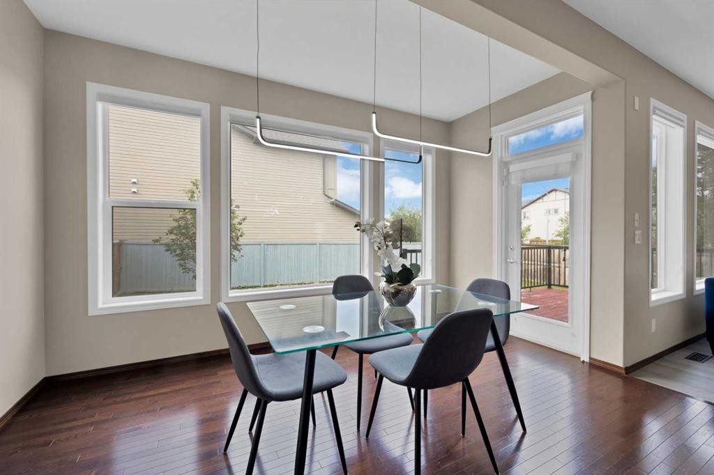 799 New Brighton Drive Se, Calgary, AB - Indoor Photo Showing Dining Room