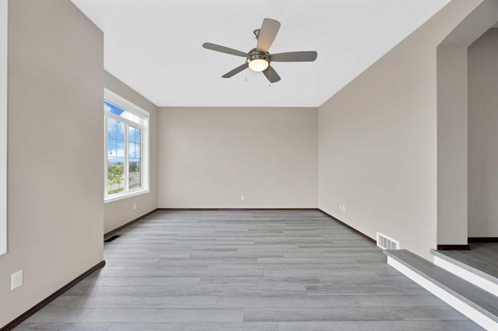 799 New Brighton Drive Se, Calgary, AB - Indoor Photo Showing Other Room