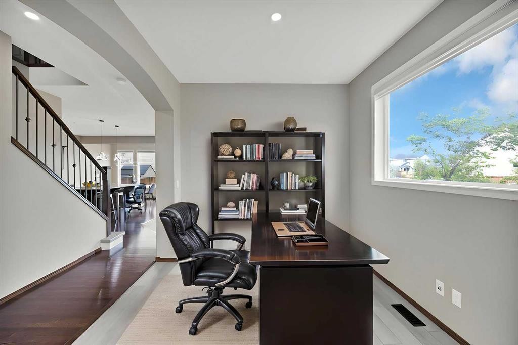 799 New Brighton Drive Se, Calgary, AB - Indoor Photo Showing Office