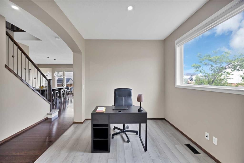 799 New Brighton Drive Se, Calgary, AB - Indoor Photo Showing Other Room