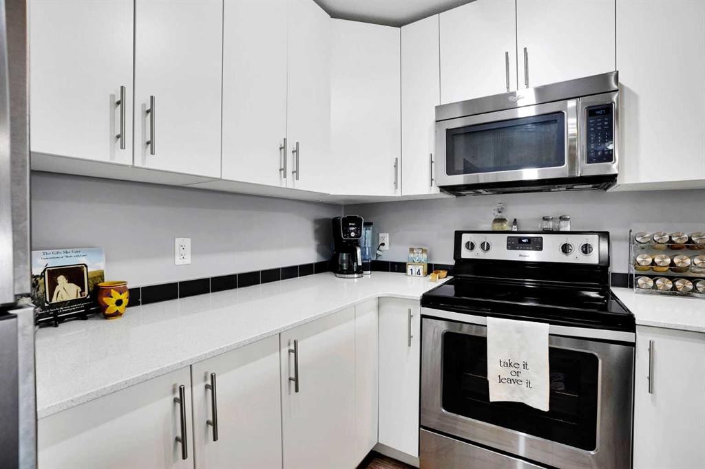 3320-181 Skyview Ranch Manor Ne, Calgary, AB - Indoor Photo Showing Kitchen