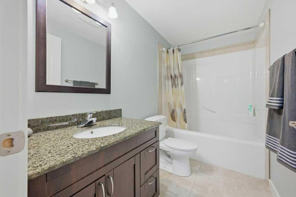 27 Jumping Pound Terrace, Cochrane, AB - Indoor Photo Showing Bathroom