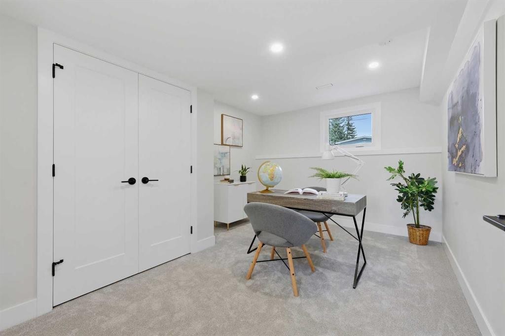 1132 Lake Sylvan Place Se, Calgary, AB - Indoor Photo Showing Office