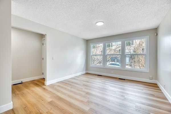 8-75 Templemont Way Ne, Calgary, AB - Indoor Photo Showing Other Room