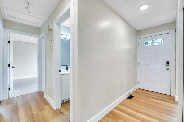 8-75 Templemont Way Ne, Calgary, AB - Indoor Photo Showing Other Room