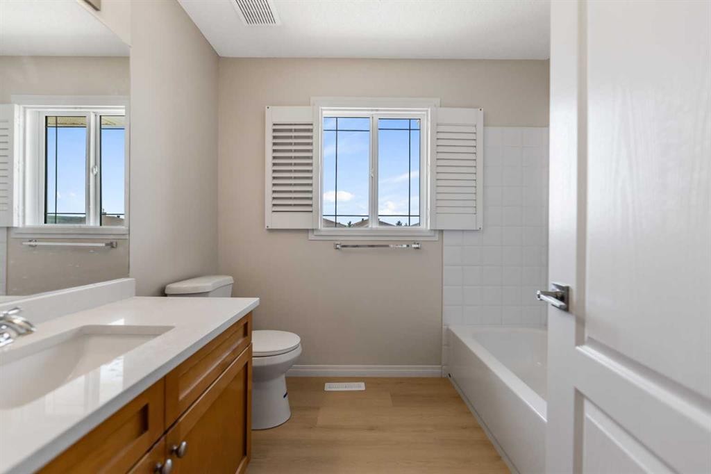 116 Country Hills Gardens Nw, Calgary, AB - Indoor Photo Showing Bathroom