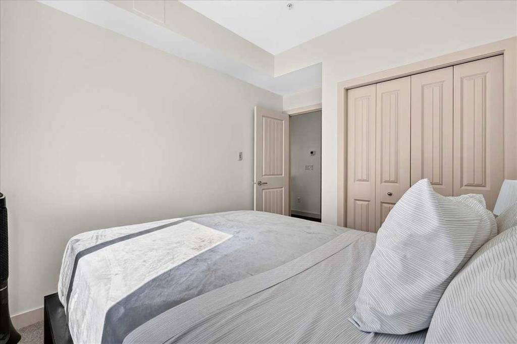 5301-522 Cranford Drive Se, Calgary, AB - Indoor Photo Showing Bedroom
