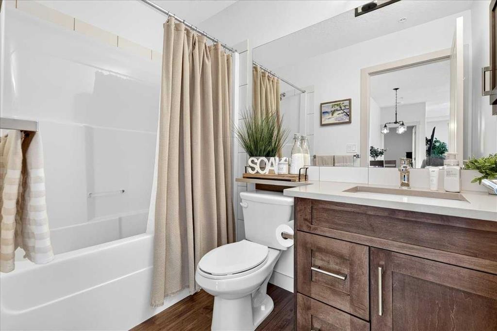 5301-522 Cranford Drive Se, Calgary, AB - Indoor Photo Showing Bathroom