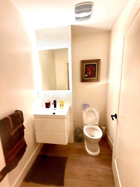 21 Cawder Drive Nw, Calgary, AB - Indoor Photo Showing Other Room