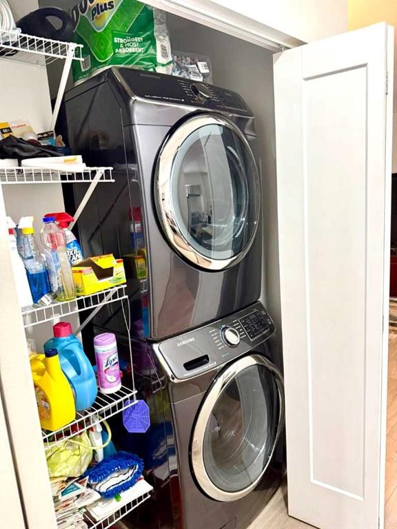 21 Cawder Drive Nw, Calgary, AB - Indoor Photo Showing Laundry Room