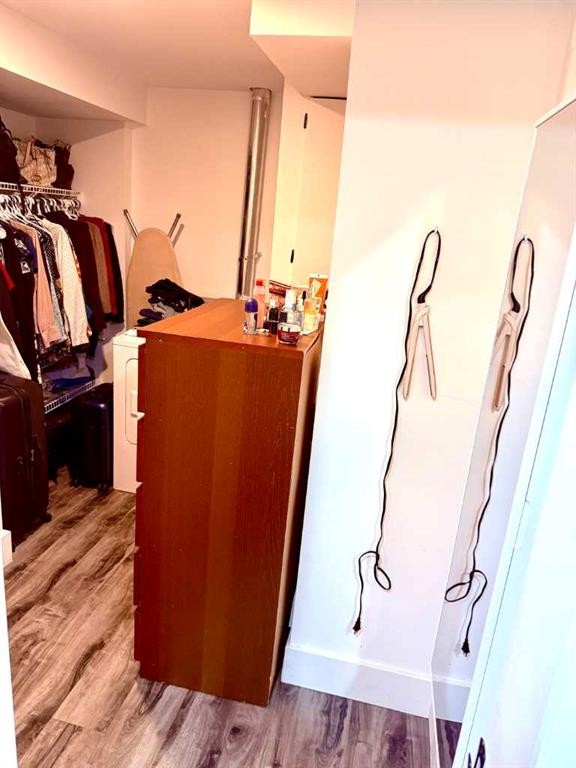 21 Cawder Drive Nw, Calgary, AB - Indoor With Storage