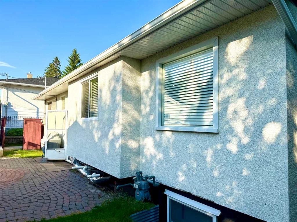 21 Cawder Drive Nw, Calgary, AB - Outdoor With Deck Patio Veranda With Exterior