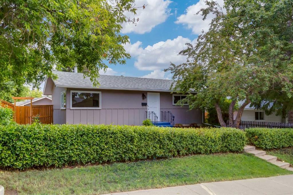 8 Hazelwood Crescent Sw, Calgary, AB - Outdoor