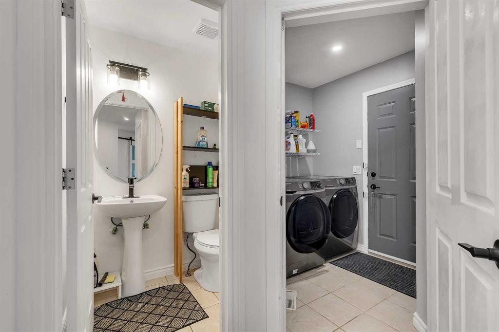 167 Valley Crest Close Nw, Calgary, AB - Indoor Photo Showing Laundry Room