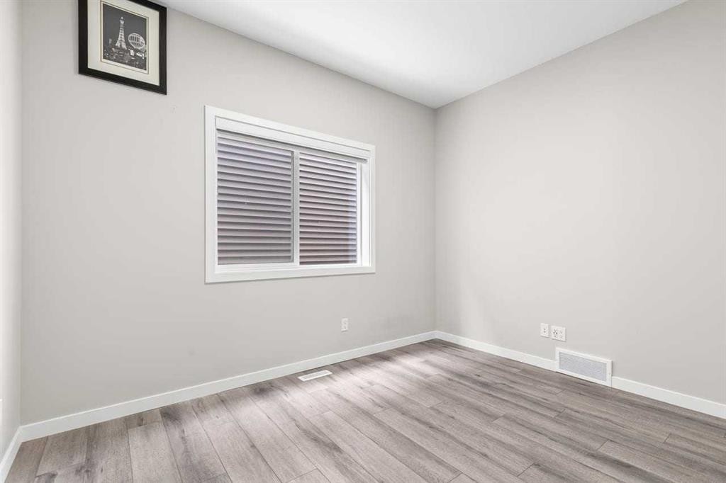 109 Mallard Grove Se, Calgary, AB - Indoor Photo Showing Other Room