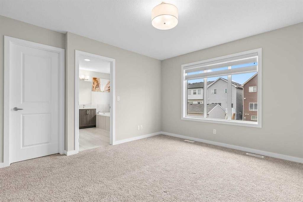 109 Mallard Grove Se, Calgary, AB - Indoor Photo Showing Other Room
