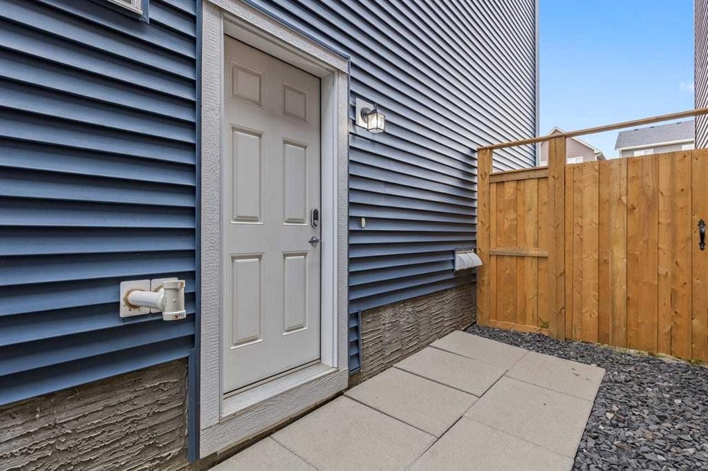 109 Mallard Grove Se, Calgary, AB - Outdoor With Exterior