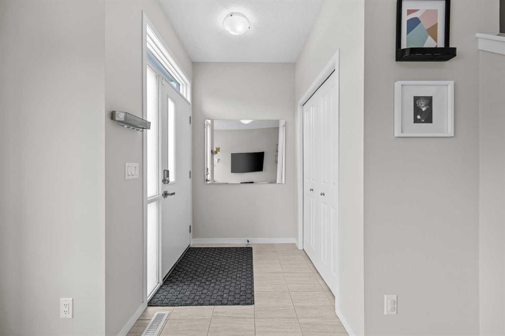 38 Howse Row North, Calgary, AB - Indoor Photo Showing Other Room