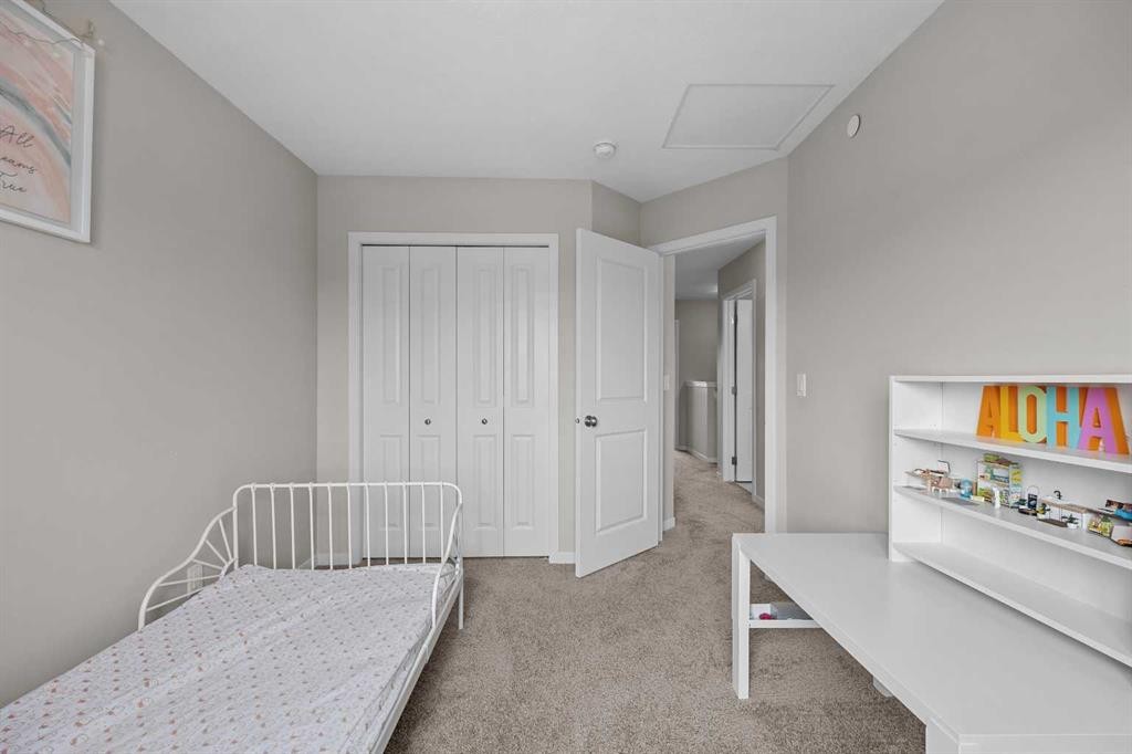 38 Howse Row North, Calgary, AB - Indoor Photo Showing Bedroom