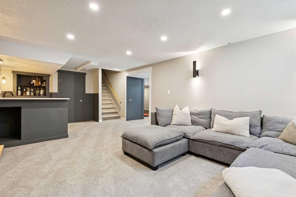 16 Brenner Place Nw, Calgary, AB - Indoor