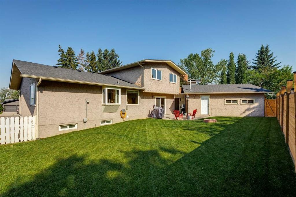 16 Brenner Place Nw, Calgary, AB - Outdoor