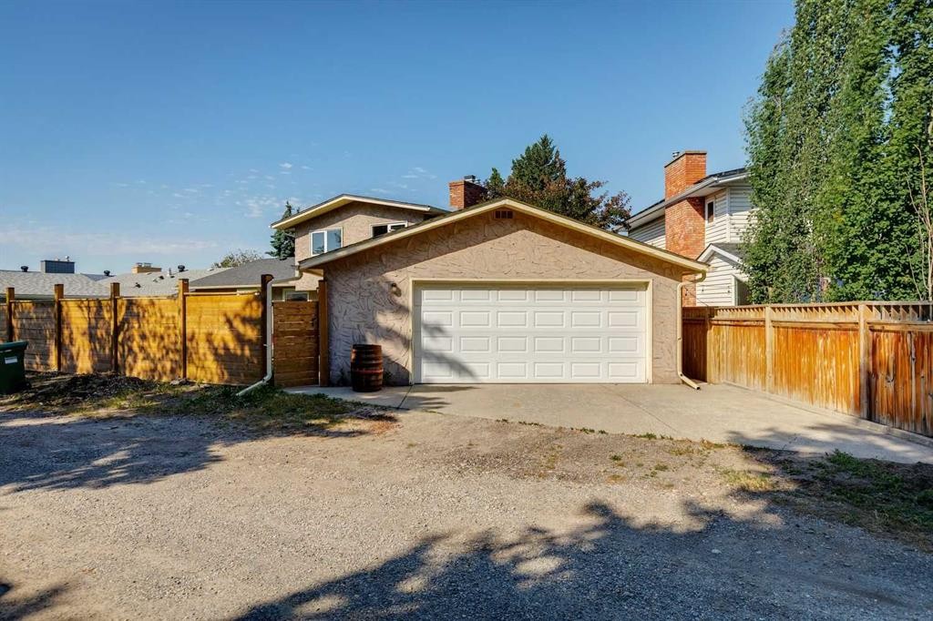 16 Brenner Place Nw, Calgary, AB - Outdoor