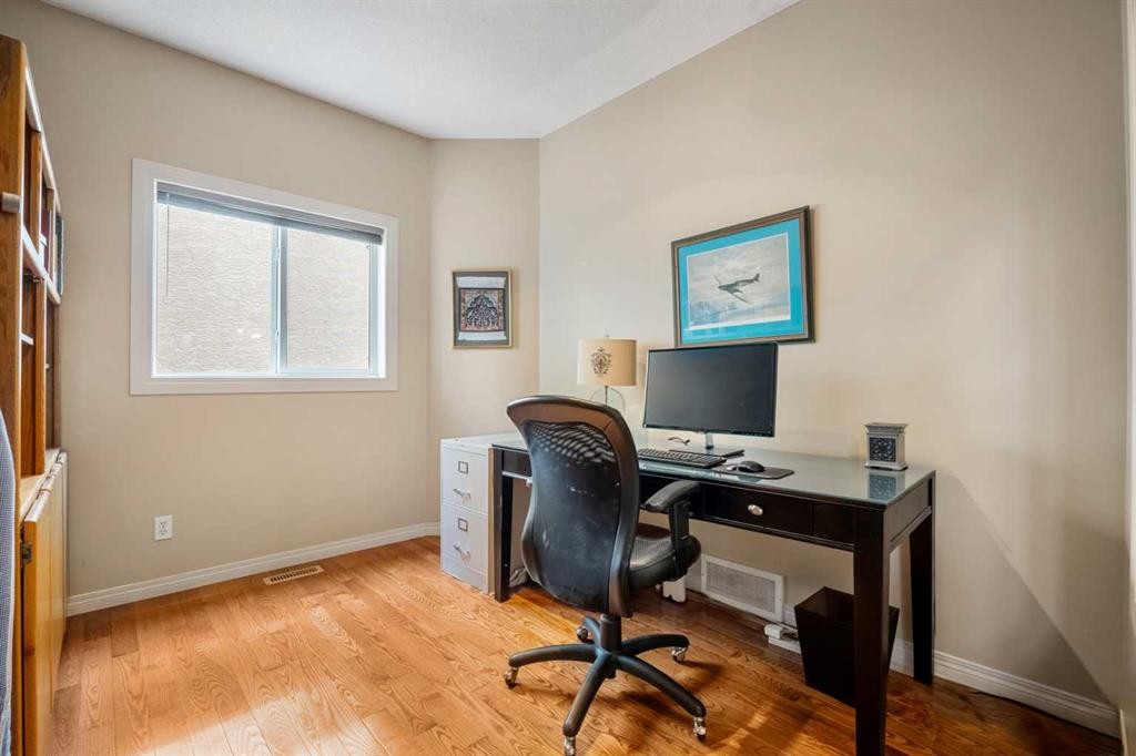 50 Springborough Crescent Sw, Calgary, AB - Indoor Photo Showing Office