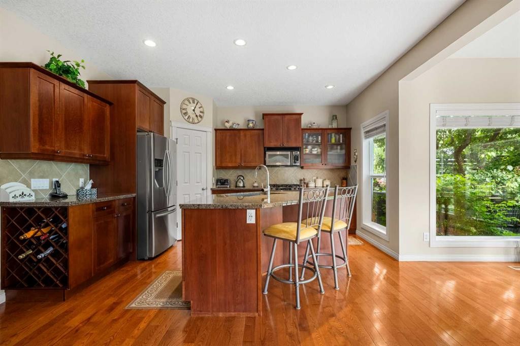 50 Springborough Crescent Sw, Calgary, AB - Indoor Photo Showing Kitchen