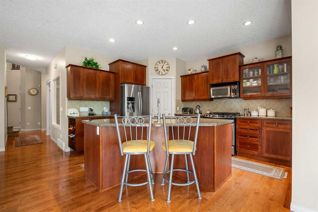 50 Springborough Crescent Sw, Calgary, AB - Indoor Photo Showing Kitchen