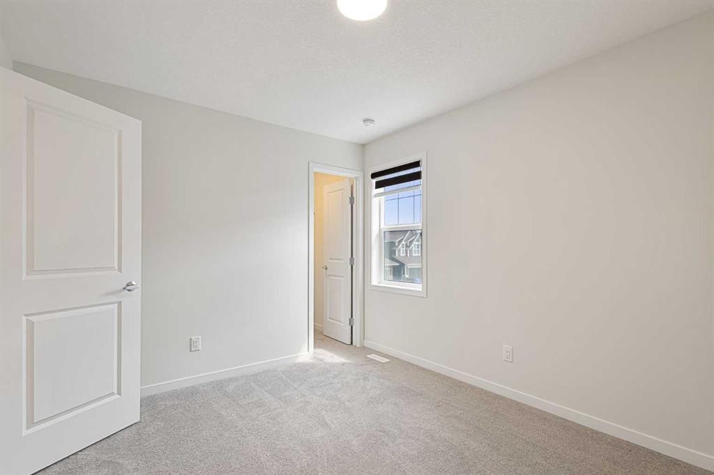 332 Magnolia Crescent Se, Calgary, AB