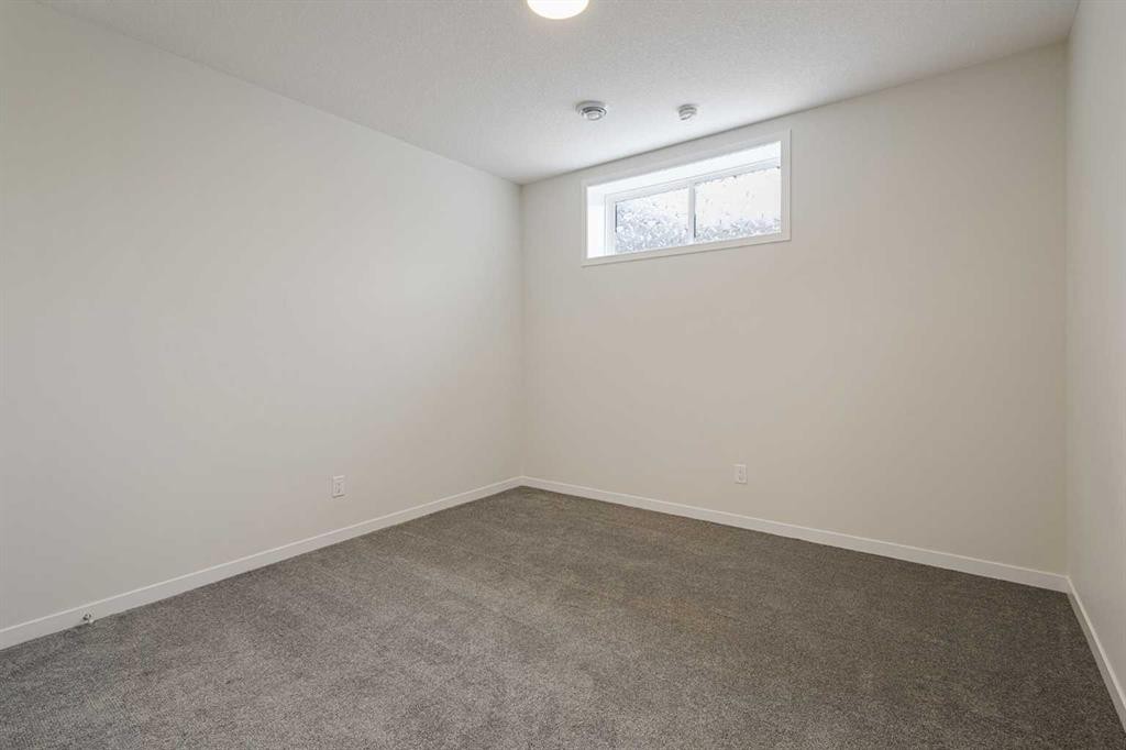 332 Magnolia Crescent Se, Calgary, AB