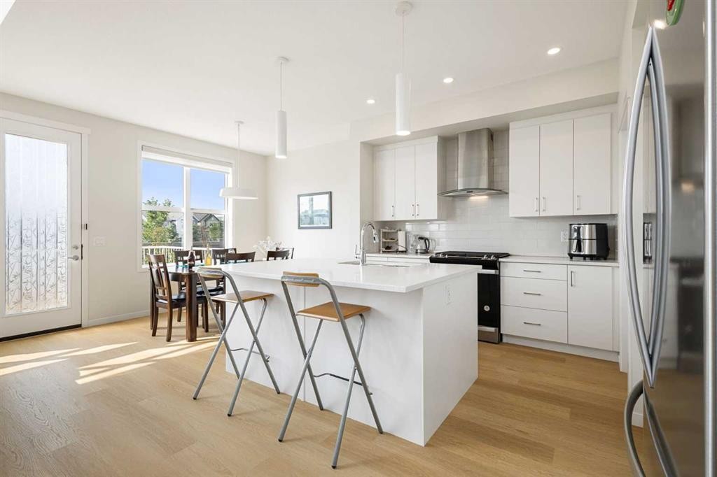 332 Magnolia Crescent Se, Calgary, AB