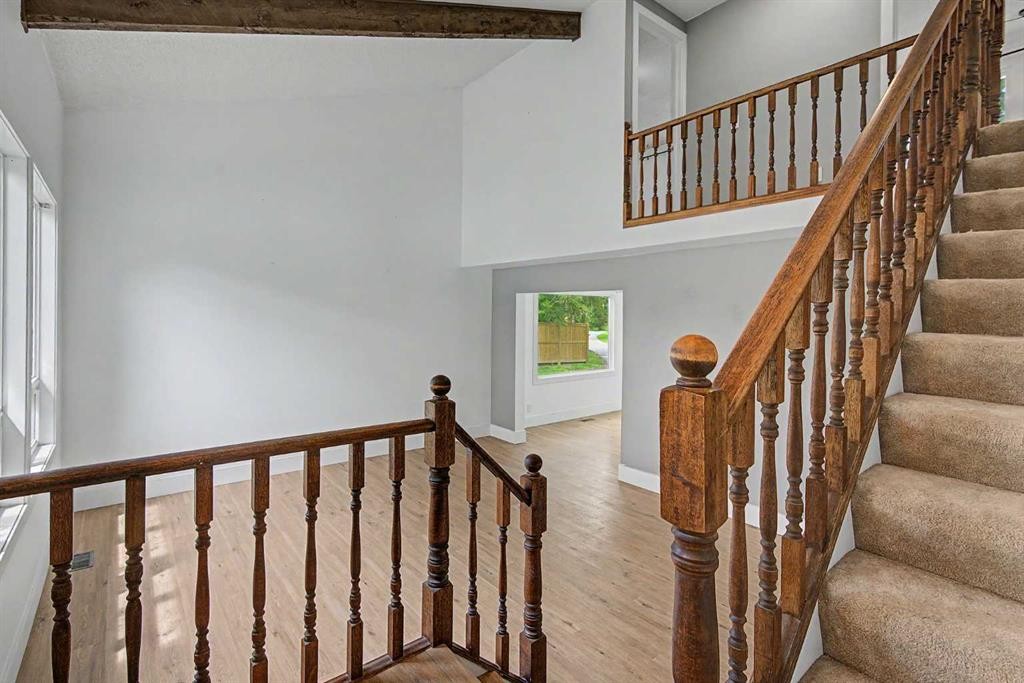 1320 116 Avenue Sw, Calgary, AB - Indoor Photo Showing Other Room