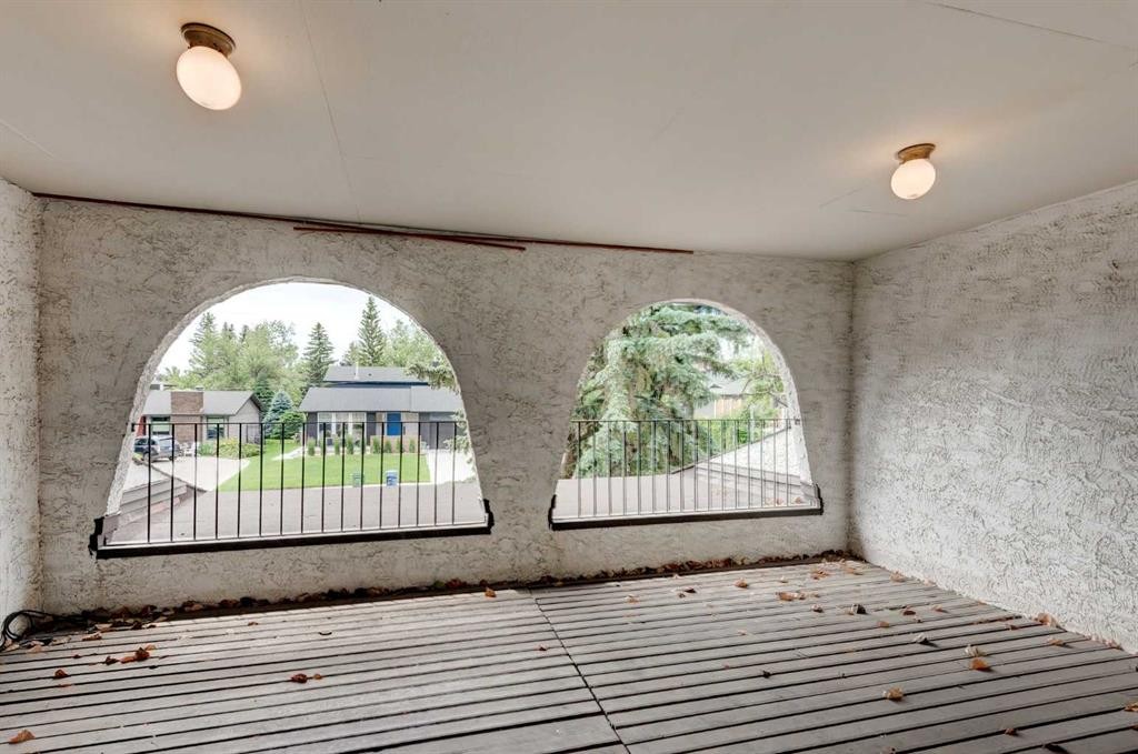 1320 116 Avenue Sw, Calgary, AB - Indoor Photo Showing Other Room