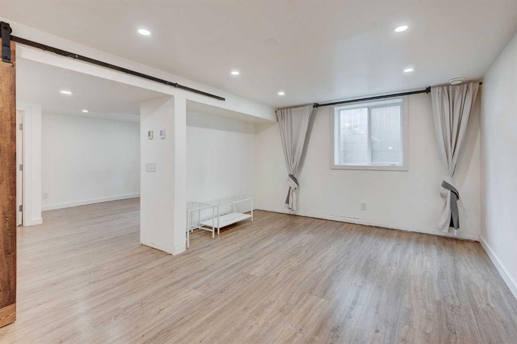 1320 116 Avenue Sw, Calgary, AB - Indoor Photo Showing Other Room