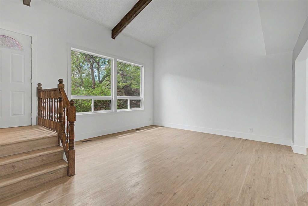 1320 116 Avenue Sw, Calgary, AB - Indoor Photo Showing Other Room