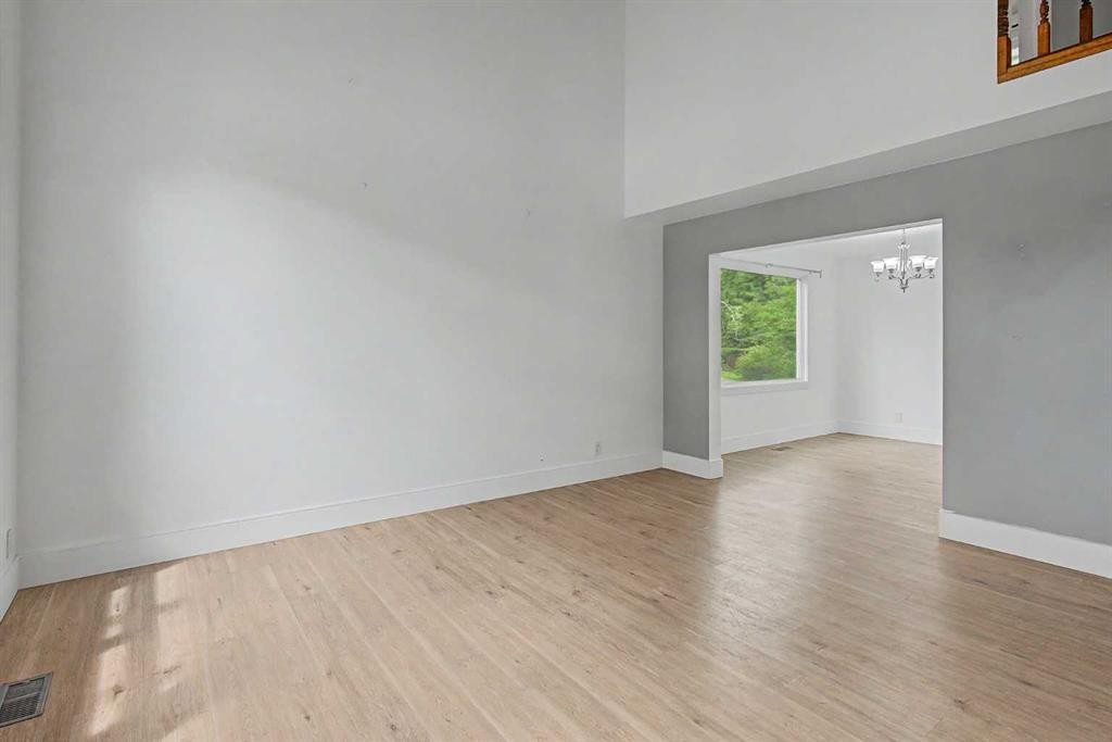 1320 116 Avenue Sw, Calgary, AB - Indoor Photo Showing Other Room