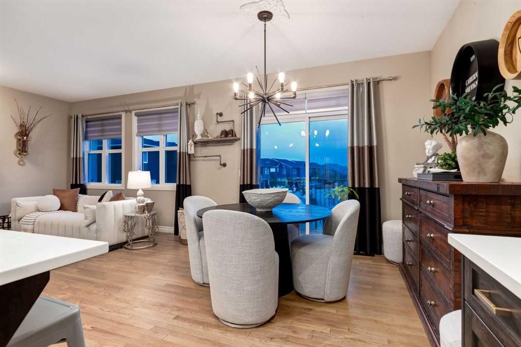 444 Evansglen Drive Nw, Calgary, AB - Indoor