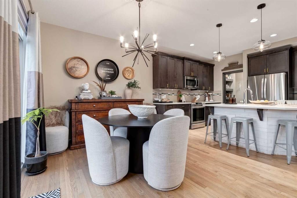 444 Evansglen Drive Nw, Calgary, AB - Indoor